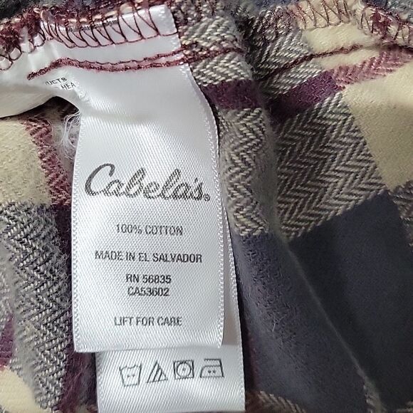 CABELAS MENS FLANNEL ROBE SIZE SMALL - Picture 6 of 8